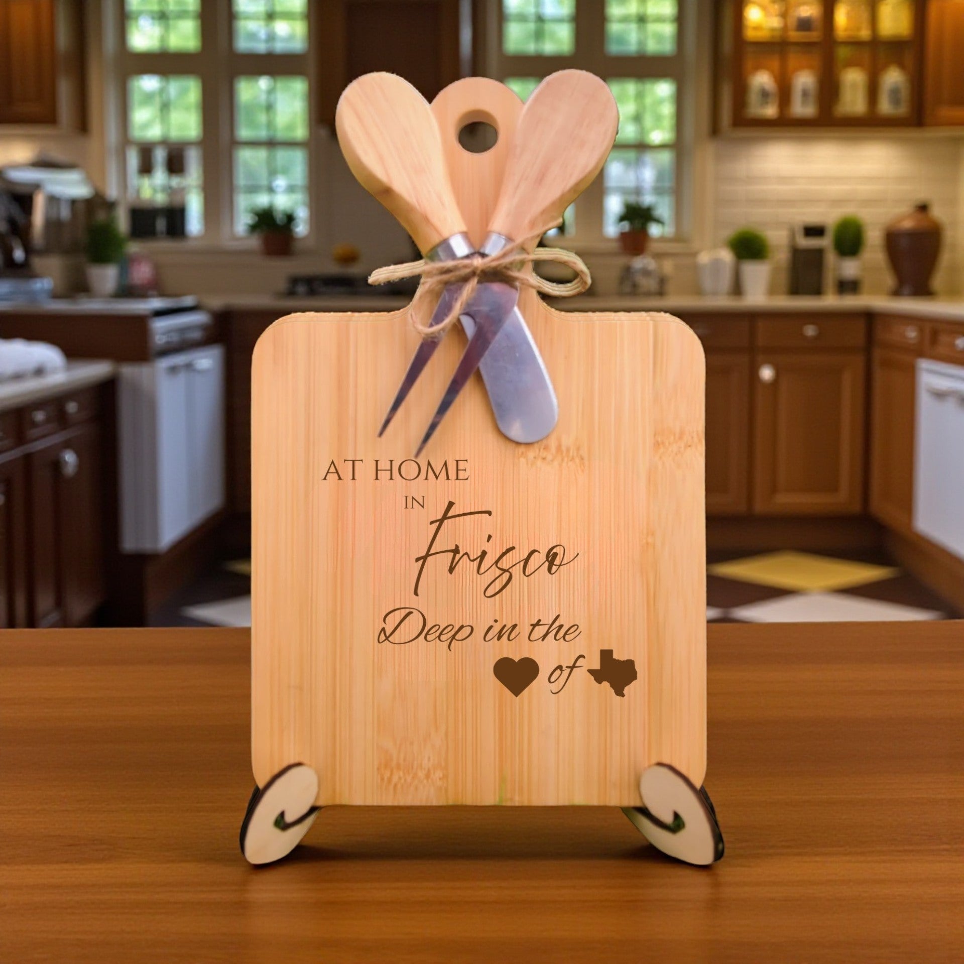 Charcuterie board engraved in Frisco